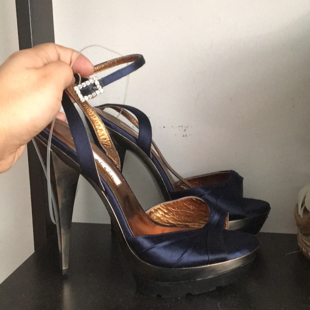 Brand new oscar de la renta sandals